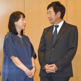 妊娠8ヶ月・東尾理子、石田純一と登場 お腹の子は「女の子」