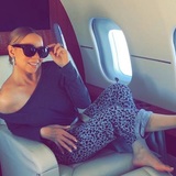 【イタすぎるセレブ達】マライア・キャリー、空の旅は愛犬もファーストクラス