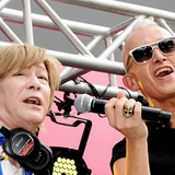 ｇｌｏｂｅ当初はＯｒａｎｇｅだった　小室が急きょ参加、とマークが説明