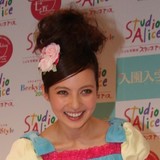 「頼むからベッキーをかばわないで」 「騒動渦中」中居・ベッキーの番組共演報道が物議