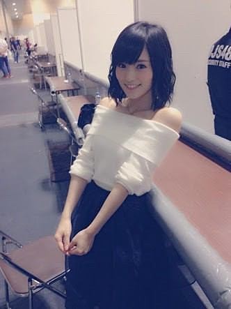 AKBグループの女神山本彩 顔可愛い ナイスバディ 歌 ダンス ギター 演技上手いこんな完璧な娘いない：コメント827