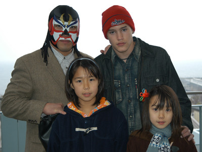 成宮に有名プロレスラーが意味深発言「10年程前に 愚息があなたから受けた ハラスメント…」:コメント6