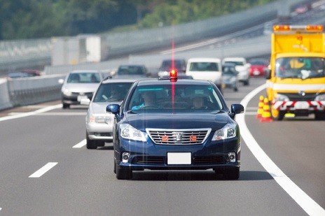 覆面パト装い「交通違反」と現金詐取　男逮捕：コメント1