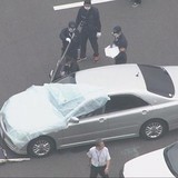 逃走男、車内で“切腹”　集団登校列に車で突っ込む