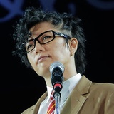 GACKTに疑問の声「なんで英語でSNSしてるの？」浜崎あゆみと仲良しのワケは“日本人コンプレックス”!?