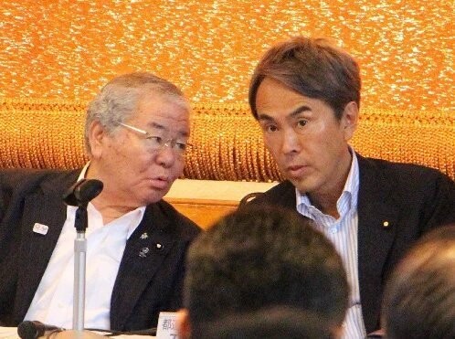 自民党の石原伸晃都連会長や内田茂都連幹事長などトップ5が揃って都議連を辞任：コメント1