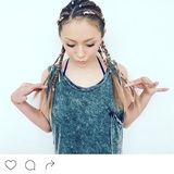 浜崎あゆみ、真夏の“LIVEヘア”披露写真公開に絶賛の声。「ギャルあゆちゃん」「神級のかわいさ」