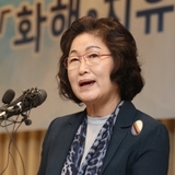韓国慰安婦支援財団の理事長「日本政府出資の10億円と日本大使館前の少女像は全くの別問題」