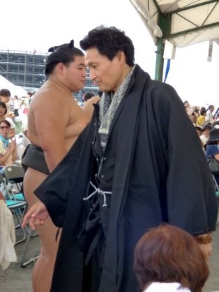 頬ゲッソリで覇気なし 相撲解説の貴乃花親方“異相”が話題：コメント11