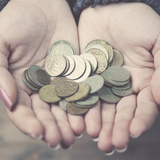 金持ちかよっ！「小銭で財布パンパン」な女子に抱く男の本音3つ