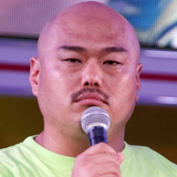 クロちゃんのマザコンぶりにスタジオ悲鳴…母親のパジャマを現場に持参