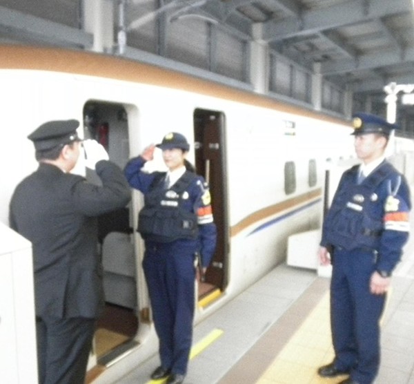 １０代警官、キセル乗車の詐欺がばれて送検　警察は所属氏名を発表せず：コメント1