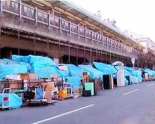 高速道路でテーブル広げて優雅に自炊ランチ、「命知らず過ぎ！」と驚きの声―中国：コメント36