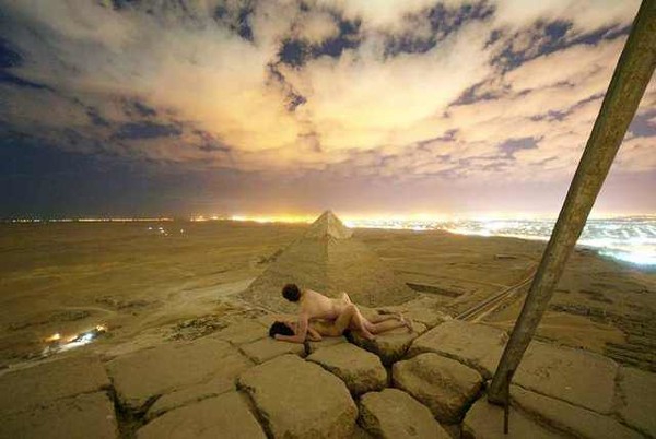 ピラミッド頂上で性行為？　＝批判殺到で調査―エジプト　アナニ考古相は憤慨：コメント1