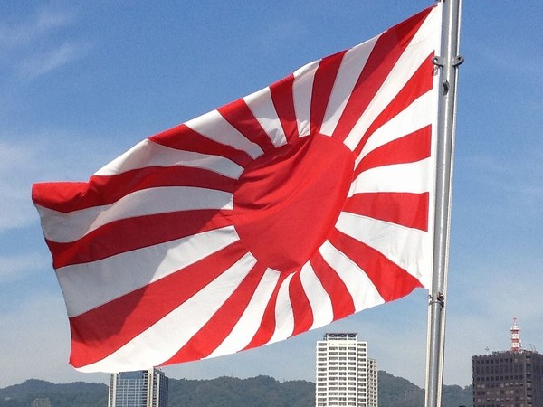 日本サポーターの旭日旗での応援、韓国の教授がFIFAに懲戒を要求：コメント105
