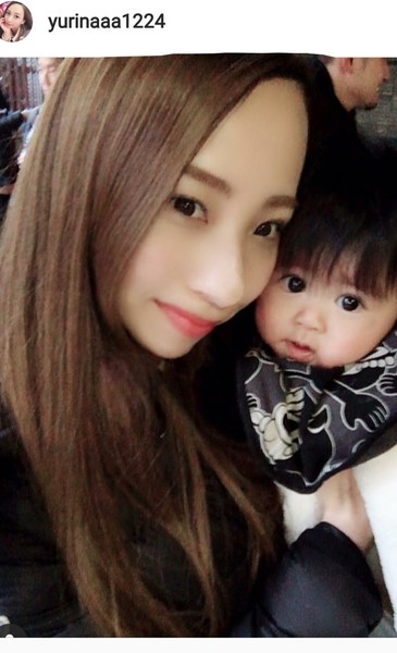 靴を履かせたまま子供を抱っこする親は非常識　匿名投稿に「本当に不快」と共感の声：コメント1762