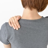 背中の痛みは病気の兆候　すい臓がん、食道がん等の可能性も