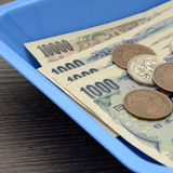 釣り銭をトレーで渡されて｢店長を出せ｣と激怒した高齢男性のホンネ