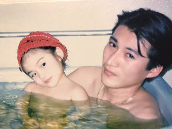 「想像よりイケメン」「俳優顔負け」　明日花キララ、話題の“顔面国宝パパ”をモザイクなしで初公開：コメント4