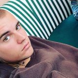 髪型を批判されたジャスティン・ビーバー、丸刈りになる