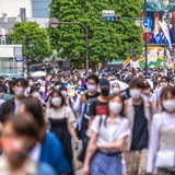 すっぴんOK、愛想笑い不要　日本ではコロナ後も「マスク依存」が続く？