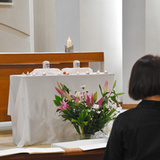 81歳女性、老人ホームにいるはずがネットカフェに　元施設長を逮捕