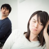 「何もしていないのに妻が突然キレる」原因は男にあり？ 当事者が気づきにくい「受動的加害」とは