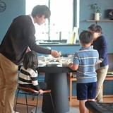 10年以上家の中で「立って食事」を続けた家族 感じた5つのメリット