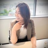 氷川きよし「キャリアウーマンばりに」お仕事コーデ披露「最高にきれい」「仕事できそう」