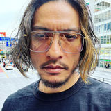 長瀬智也、茶髪＆ヒゲの最新ショット公開「カッコ良すぎて気絶するかと」「呼吸止まった」