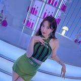 ３５歳・ＢｏＡ、膝上２０センチの超ミニから美脚！ギャルピースも「どんどん若返ってる」