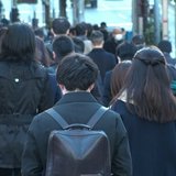 日本の平均年収は458万円。では「非正規が含まれない」正社員の平均はいくらか