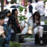  「ミニマリスト」が増えると日本はどうなる？ パソコン買わずにスマホで代替する若者たち