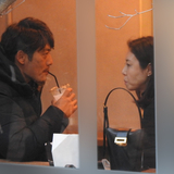 松嶋菜々子と反町隆史「これまでにないくらい夫婦仲がいい」堂々の肩組みデート