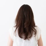 40代女性が「後ろから胸を押し当ててきて…」職場でのセクハラがトラウマになった30代男性の嘆き