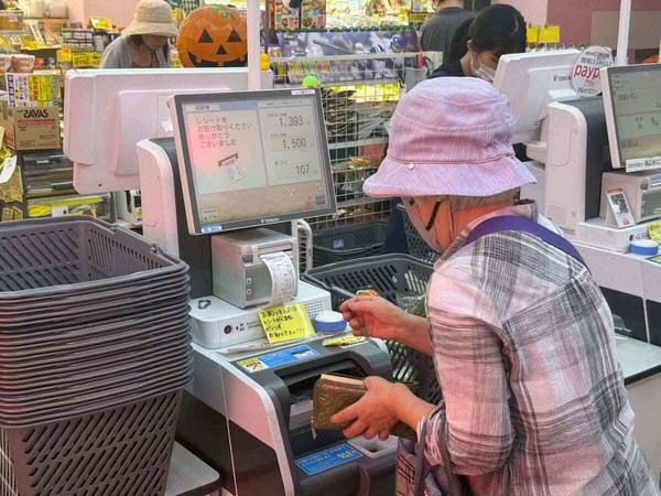 「スマホが前提なんて…」行きつけ飲食店を失ったシニアも　セルフレジに「戸惑う」：コメント2