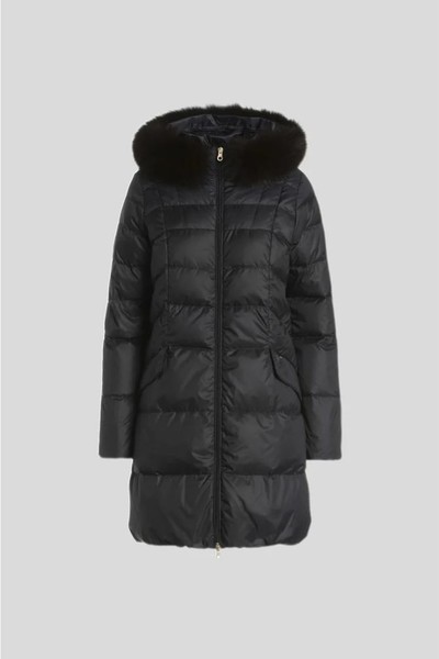 40～50代の「ダウン」は海外ブランドの「黒の細身ミドル丈」が結局コスパ抜群！：コメント2