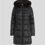 40～50代の「ダウン」は海外ブランドの「黒の細身ミドル丈」が結局コスパ抜群！