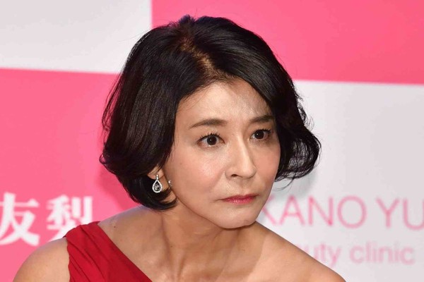 高嶋ちさ子が〝主婦業〟熱弁「食器は死んでも洗わない」「洗濯物も畳まない。嫌いなの」：コメント2
