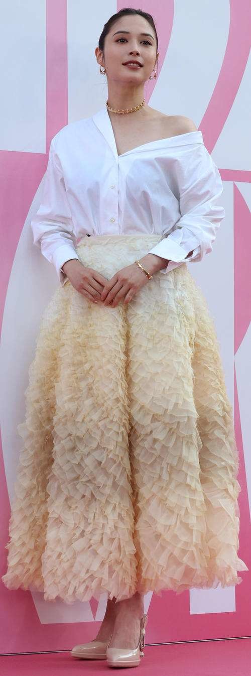 「どんだけ頑張って痩せても…」広瀬アリスが体型への悩み告白「ナチュラルになりたかった」：コメント2