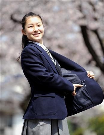 浅田真央が村上佳菜子をアイスショーから「降板」させていた！：コメント2