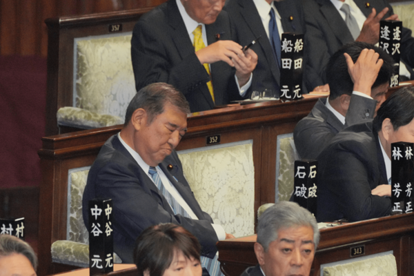 石破首相「1日3時間しか寝ていない」“激務アピール”に国民猛反発:コメント2