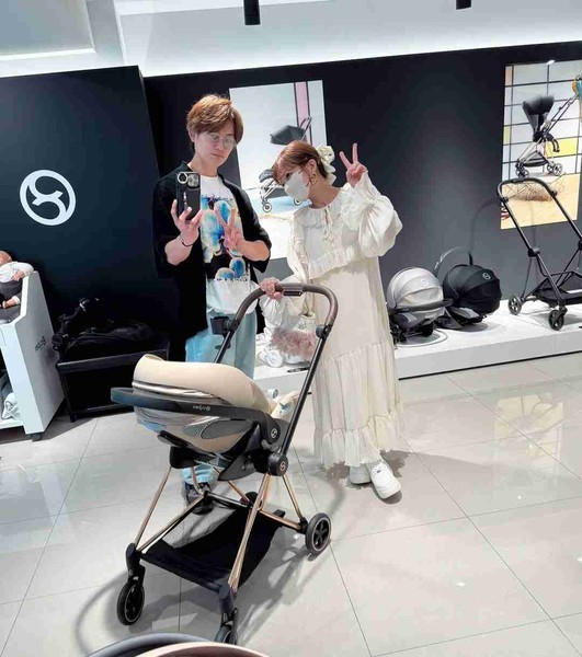 杉浦太陽&辻希美、第5子へ“ベビーカー”購入「迷いに迷ったw」 18年ぶりの女の子に「待ち遠しいなぁ」：コメント2