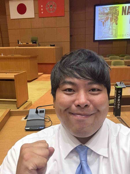 へずまりゅう氏　奈良市議会で「通名の許可が下りました」　本名明かし「本気で向き合います」：コメント2