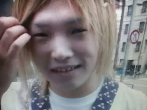 ゴールデンボンバー・鬼龍院翔が離婚発表「籍を外しました」：コメント2