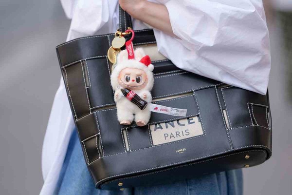 「ラブブ」人気に赤信号が点灯？ 偽造品が氾濫し転売価格も50％以上の下落：コメント2