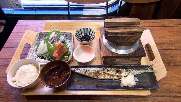 「サンマとれすぎて」豊漁で一時休漁…13年ぶり調整　発泡スチロールの箱が不足　：コメント2