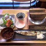 「サンマとれすぎて」豊漁で一時休漁…13年ぶり調整　発泡スチロールの箱が不足　