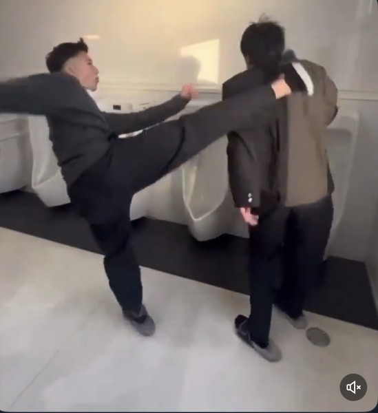 高校トイレでの暴行動画が拡散　栃木県教委「警察が捜査中」と明かす：コメント7