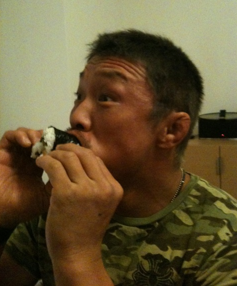 「創られた伝統」なぜ人は恵方巻きを食べたがるのか――商業主義と理解しながら従ってしまう心理の構造:コメント2